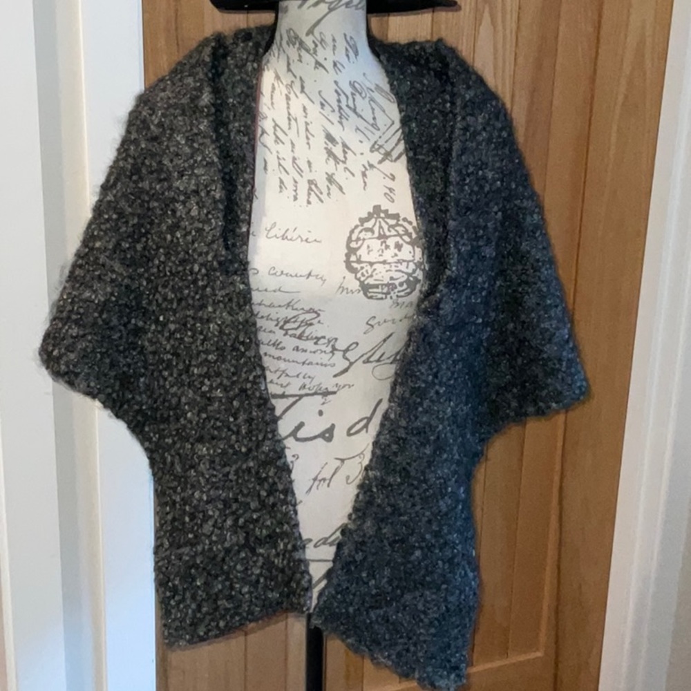 Uber Chic Vintage Wool / Lamb Cape. Heathered Grey. Fully Lined. O/S